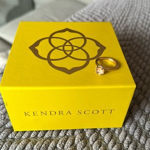 Kendra Scott small rose gold pendant ring in size 7